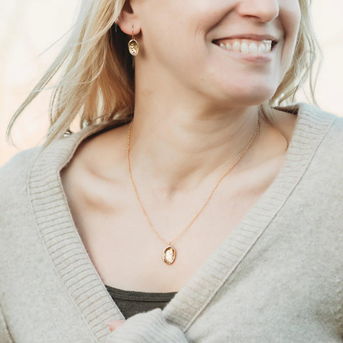 Baby Pāua Pendant Gold