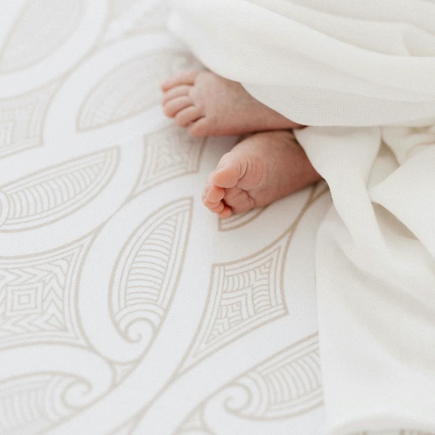 Fitted Cot Sheet | Te Pātiki Mocha