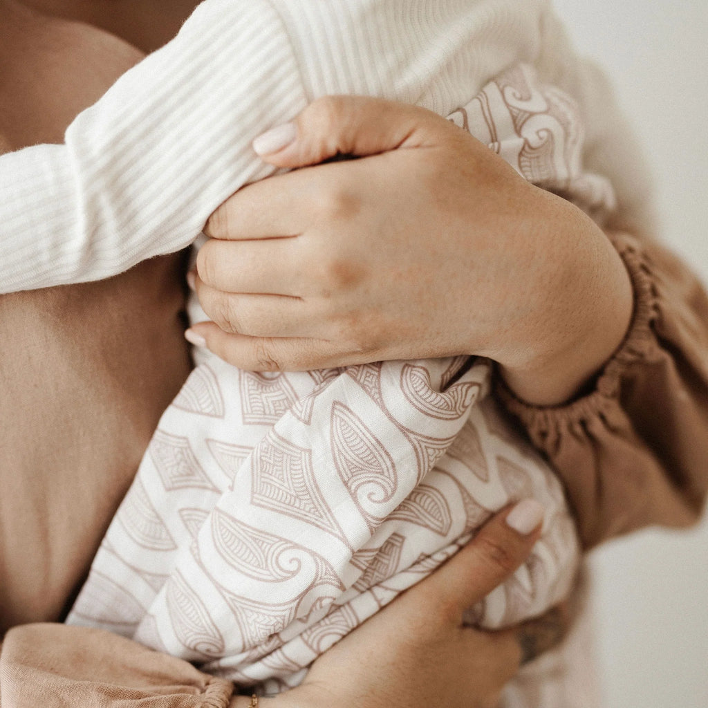 Te Pātiki Pēpi Wrap | Mauve