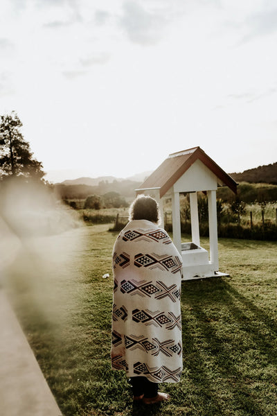 Throw Niho Paraikete