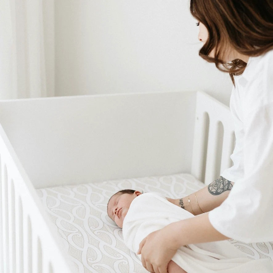 Fitted Cot Sheet | Te Pātiki Mocha