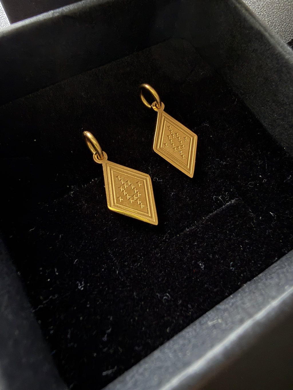 Hinetakurua Charms