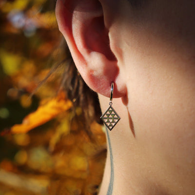 Niho Pendant Huggies