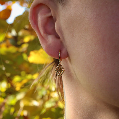 Niho Pendant Huggies