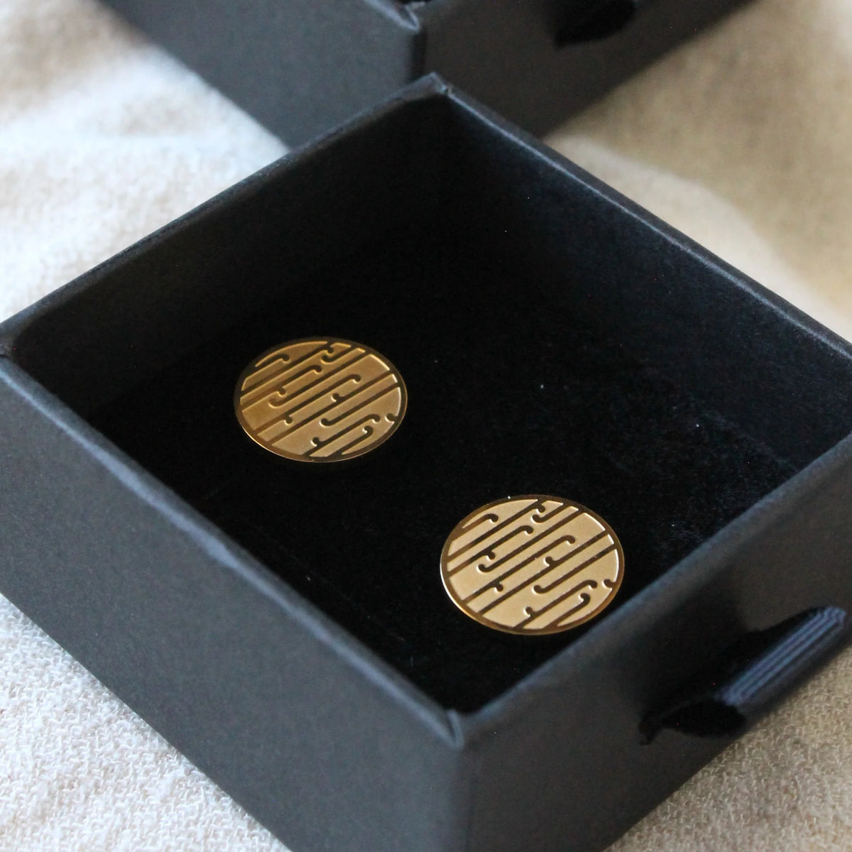 Tuku Iho Studs